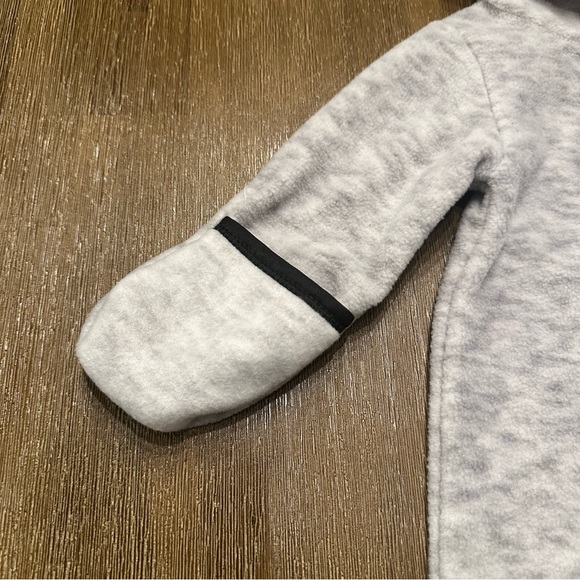 Body Glove Baby Grey and Black Fleece One Piece with Hood size 0-3 months - Picture 2 of 8